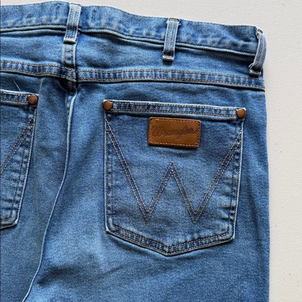 Wrangler Heritage Fit Jeans Medium Wash Women’s Size 30 - Picture 4 of 16